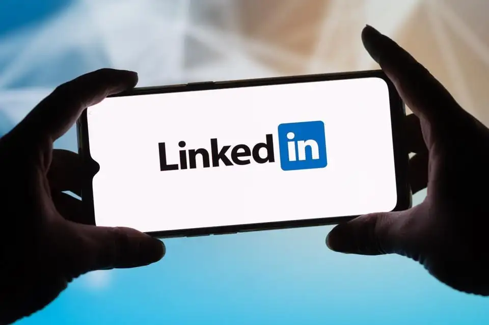 Bạn nên đăng bài trên LinkedIn bao nhiêu lần vào năm 2025